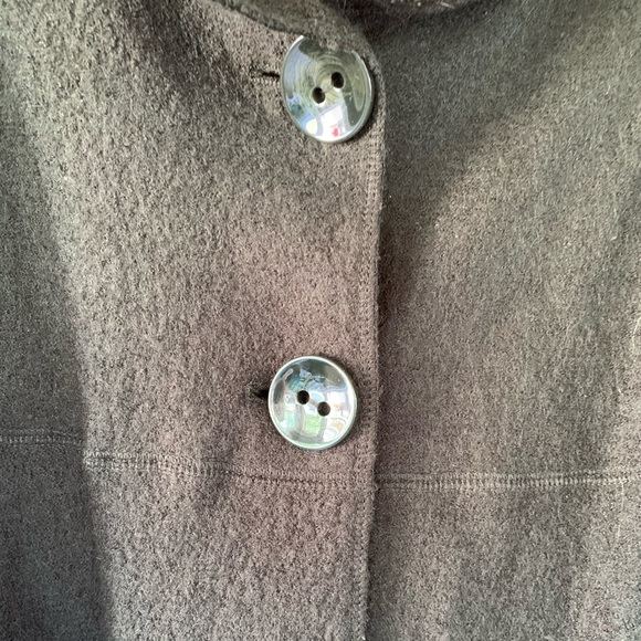 Cute Buttoned Jacket - Picture 2 of 4